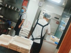 -小杨生煎(金山百联购物中心3楼店)