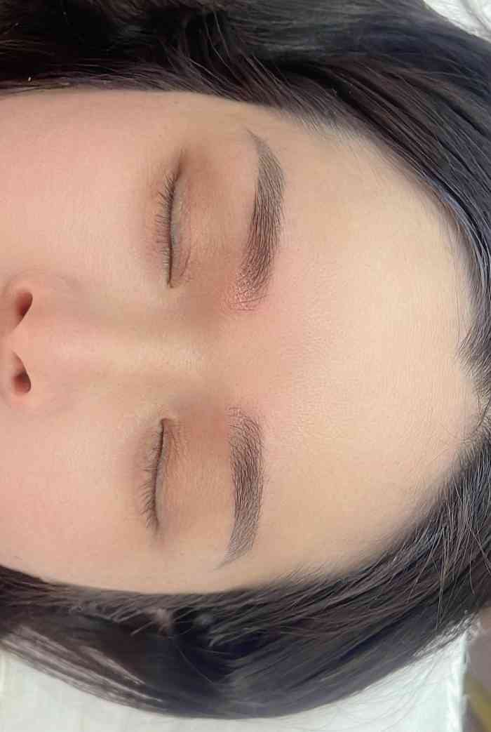 玺运绣纹眉眼唇-"团购的修眉券,因为年底店家比较忙到店稍微.