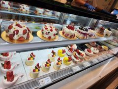 -花花卷卷·鲜食蛋糕(静安久光百货店)