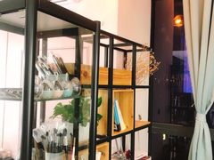 -ME觅妆·定制美妆·彩妆私教(菱角湖店)