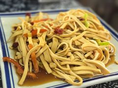 -八两八金·莱芜特色炒鸡(市南漳浦路店)