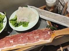 -佬土鹅肠火锅(中建大观店)