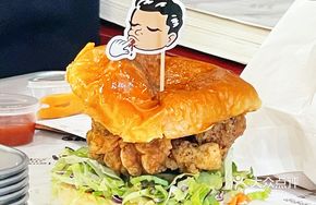 Spicy Hot Sauce Chicken Burger