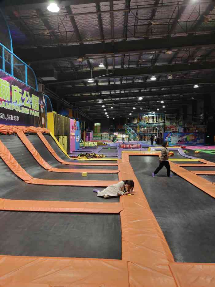 多乐岛蹦床公园(浦西店)-"一直想来蹦,终于有机会来了[调皮]可以蹦.