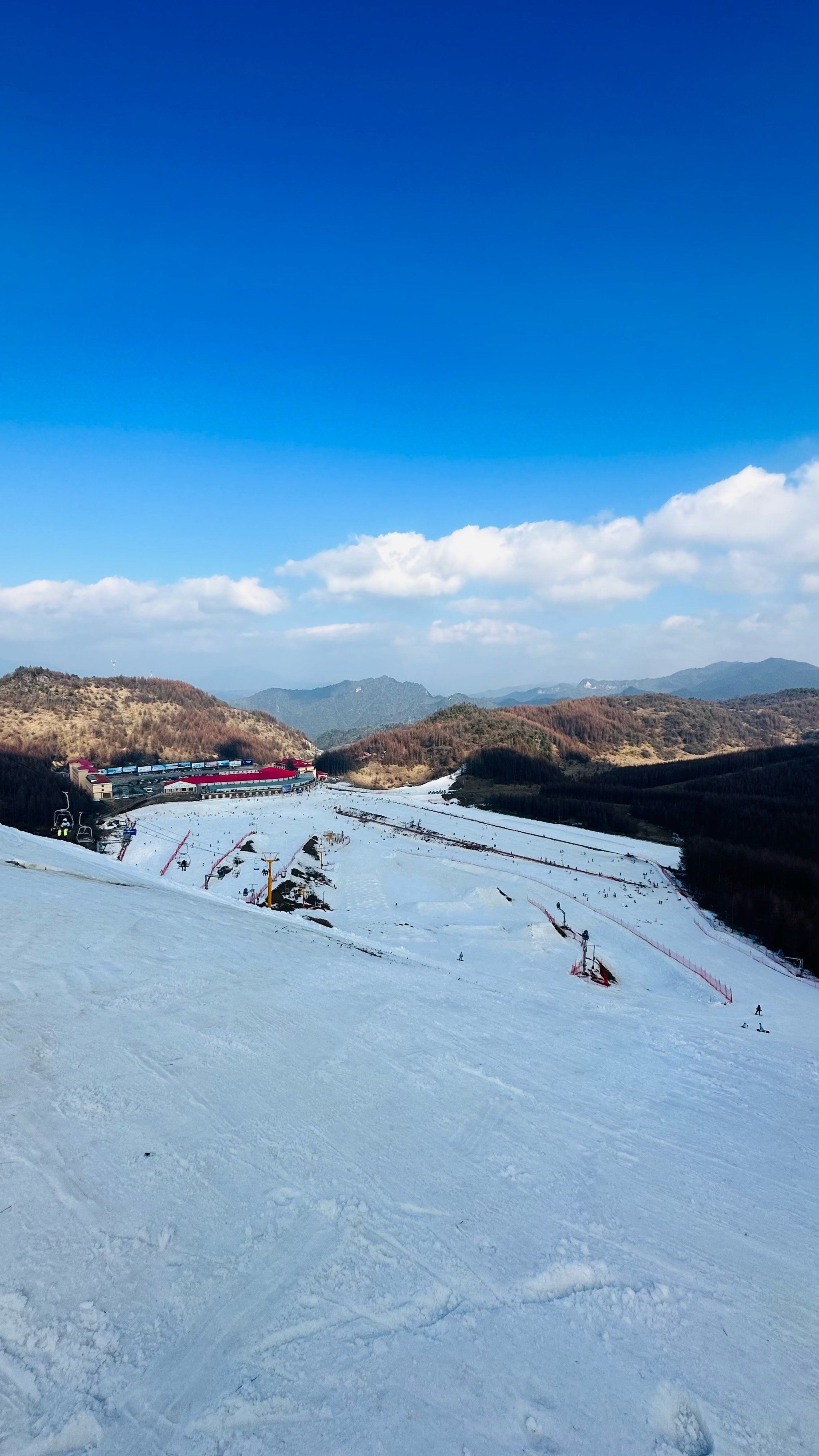 白山滑雪场图片