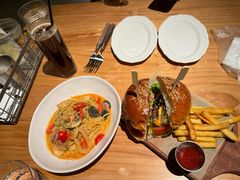 -三勾JJJ Burger&Coffee(梅溪湖店)