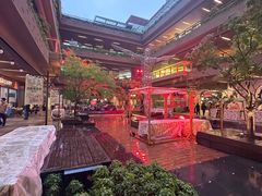 -瑞虹新天地月亮湾