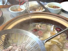 -四点金粥底火锅(沂州里店)