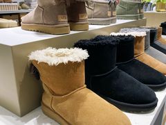 -UGG(燕莎奥特莱斯购物中心店)
