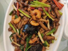 香葱滑菇炒虾仁-新洪记·丽久饭店(铁西店)