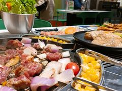 -山野的朋友露营炭火烤肉