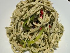 葱香甘泉豆腐丝-鸽子侯·家宴·平价海鲜(市图书馆店)