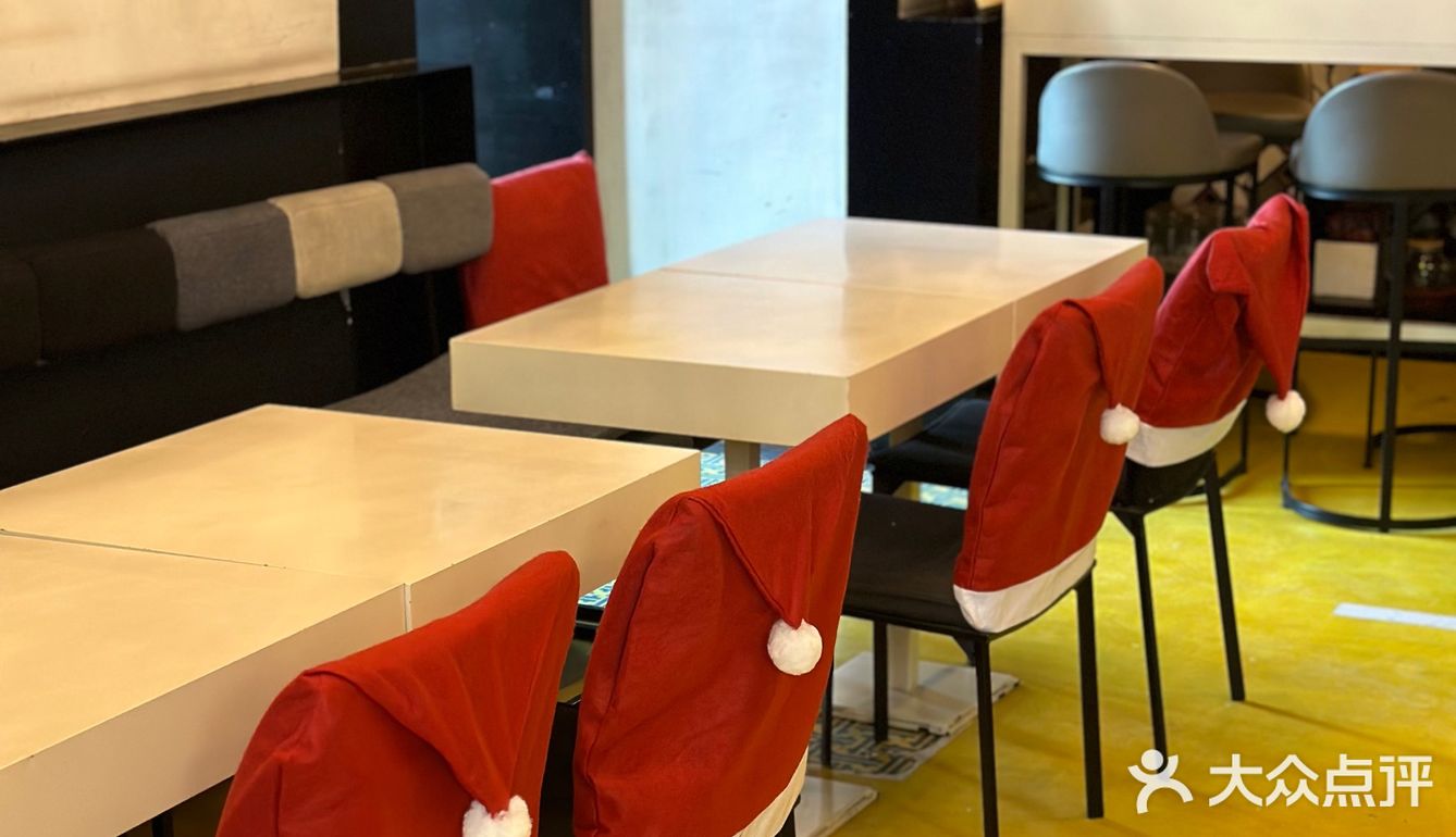 圣诞跨年去哪玩？三里屯圣诞氛围已到位！