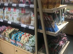 -良品铺子(白云新世界店)