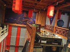 -宽板凳老灶火锅(台湾街店)