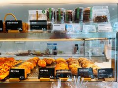 面包甜点陈列柜-吉森Bakery(教育路店)