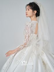 点击看大图 -艾拉·女王婚纱礼服馆
