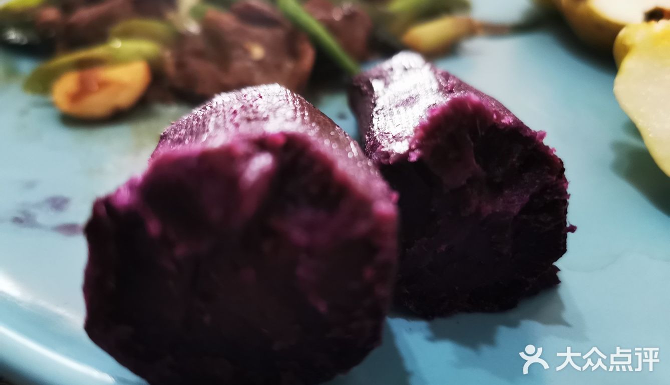 地址特仑苏牛奶一盒，高颜值紫薯一块儿