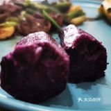 地址特仑苏牛奶一盒，高颜值紫薯一块儿