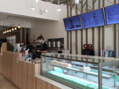 -顶东面包花园·生日蛋糕(世博店)
