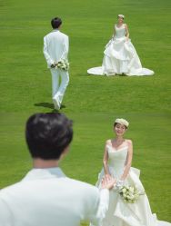 -现代经典婚纱摄影