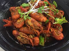 -虾弄弄海派小龙虾·牛羊蝎子火锅