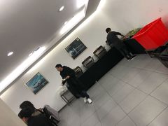 -上海宝信宝马4S店