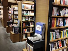 -茑屋书店(天目里店)