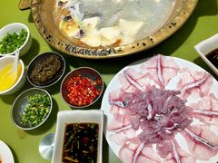 -颜氏双江清水鱼一养身火锅(磁器口店)