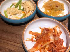 精品小菜-明洞阿姨·韩式酱蟹烤肉·创意料理(三元桥店)