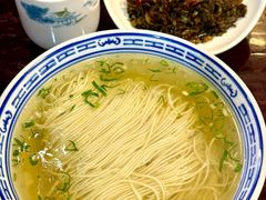 白汤面底-同得兴 Since·1995 传统苏式面馆(嘉馀坊店)