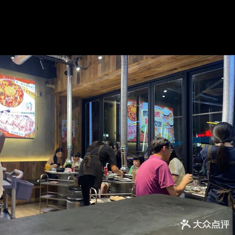 稻草烟熏黄油鸡香飘鲜肉烤肉极致美味