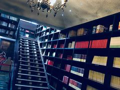 -钟书阁(松江泰晤士小镇店)