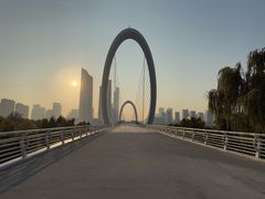 -南京眼步行桥