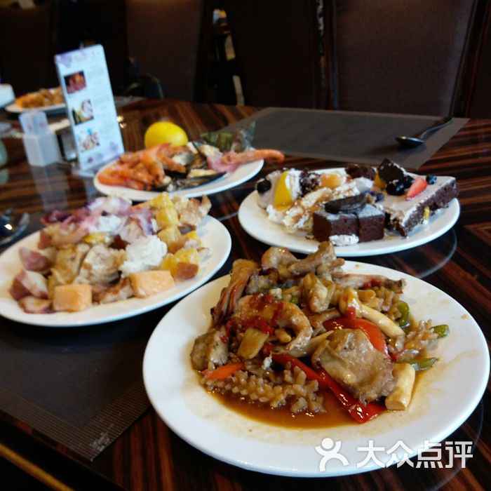 万达文华酒店美食汇自助餐厅图片