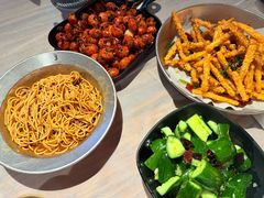 -巴厘龙虾·榜首油焖大虾(音乐学院·沿江酒馆店)