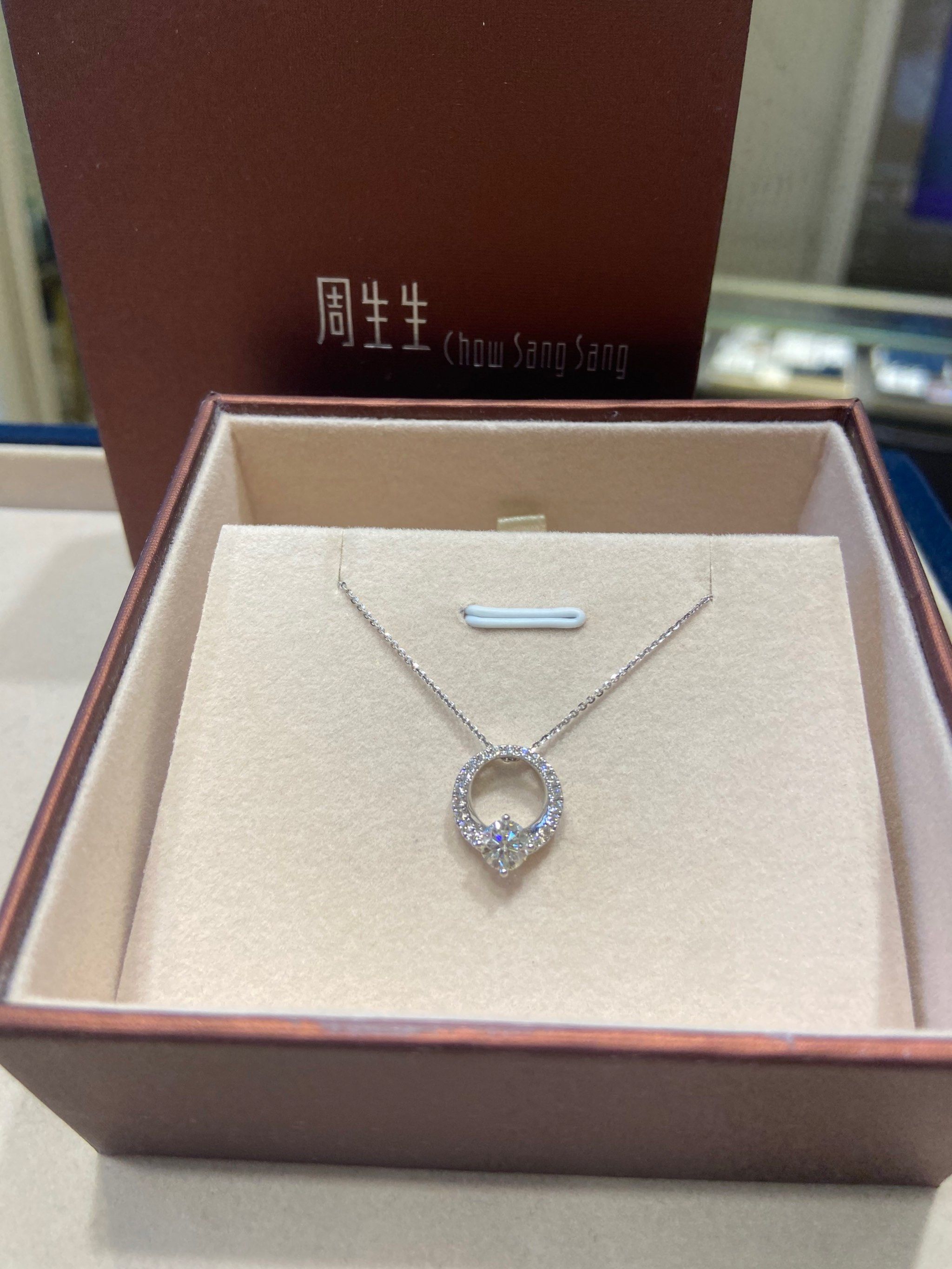 超闪的钻石项链