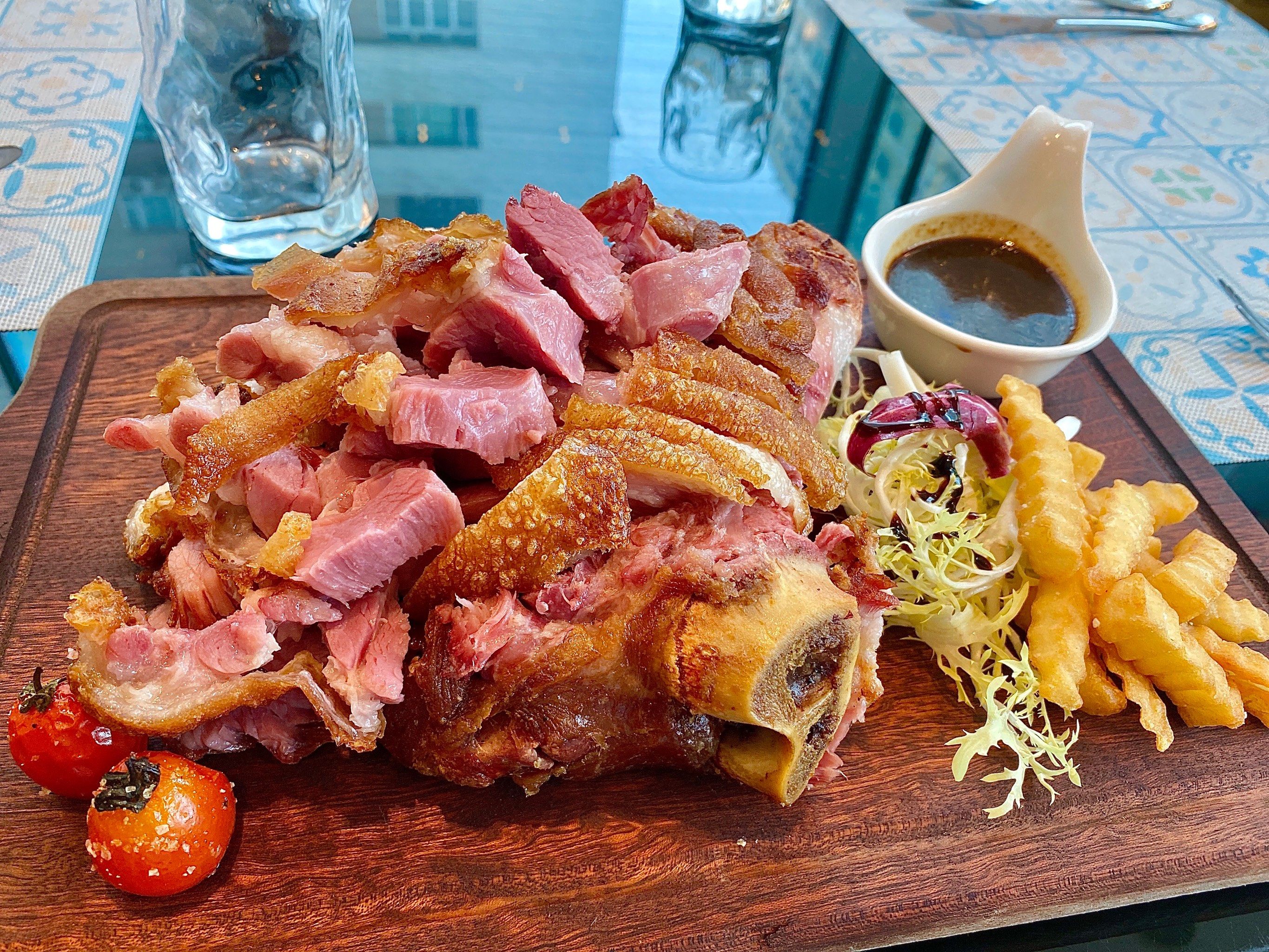 丰收台葡国餐厅:品味地道德国蜜汁咸猪手