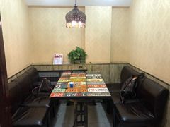 -扒虾小妹儿麻辣海鲜(宏图街店)