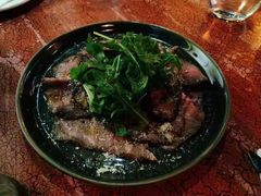 烤牛肉沙拉-羽深肉铺 Steak & Wine