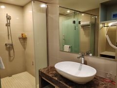 -柏曼酒店(合肥国购广场三里庵地铁店)