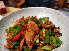 宣威小炒肉-老滇山寨•云南特色菜•地方菜•民族风情歌舞表演(金碧店)