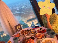 -中央电视塔旋转餐厅
