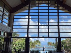 -亚龙湾喜来登·美景台大堂吧
