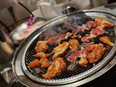 -围炉肉舍•炭烤活鳗•丹东海鲜烤肉(步行街店)