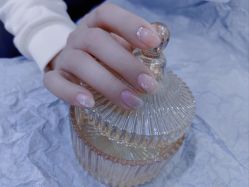 -灰姑娘美甲美睫馆