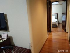 -燕山大酒店