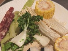-牛YO寿喜烧·铁板烧和牛火锅自助(市府恒隆店)