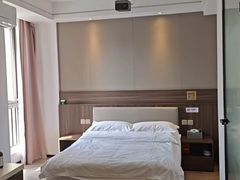 -元一商务电竞酒店(世纪城新会展中心地铁站店)