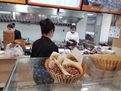 -闫家驴肉老店(华电一校店)
